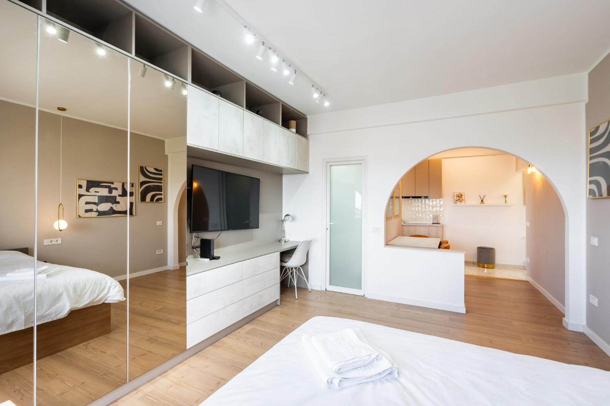 Sunset - Luxury Studio On Calea Victoriei Bucharest Exterior photo